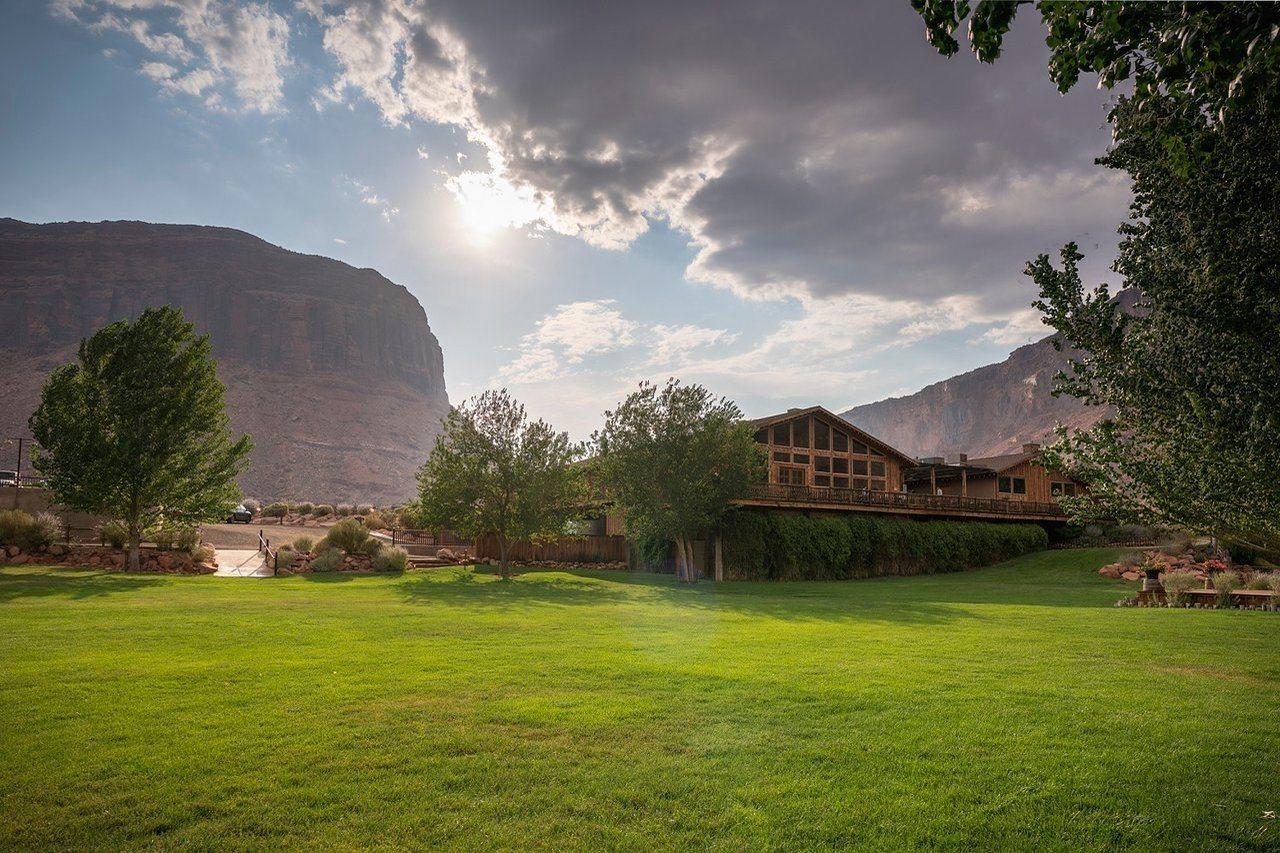 Red Cliffs Lodge Moab Exterior photo