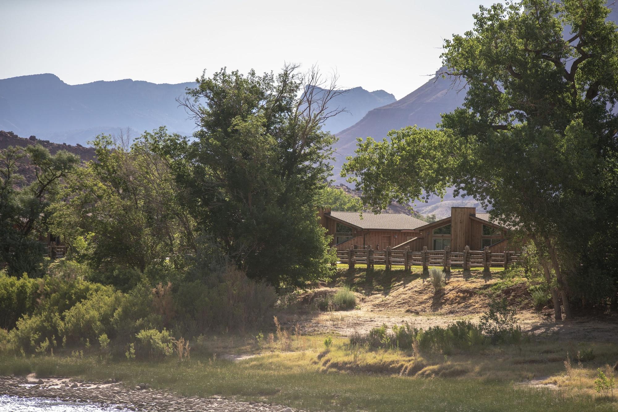 Red Cliffs Lodge Moab Exterior photo