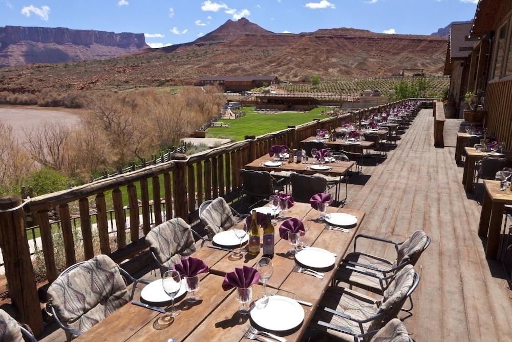 Red Cliffs Lodge Moab Exterior photo