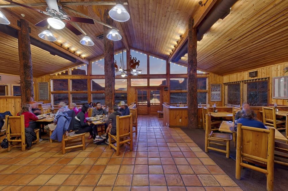 Red Cliffs Lodge Moab Exterior photo