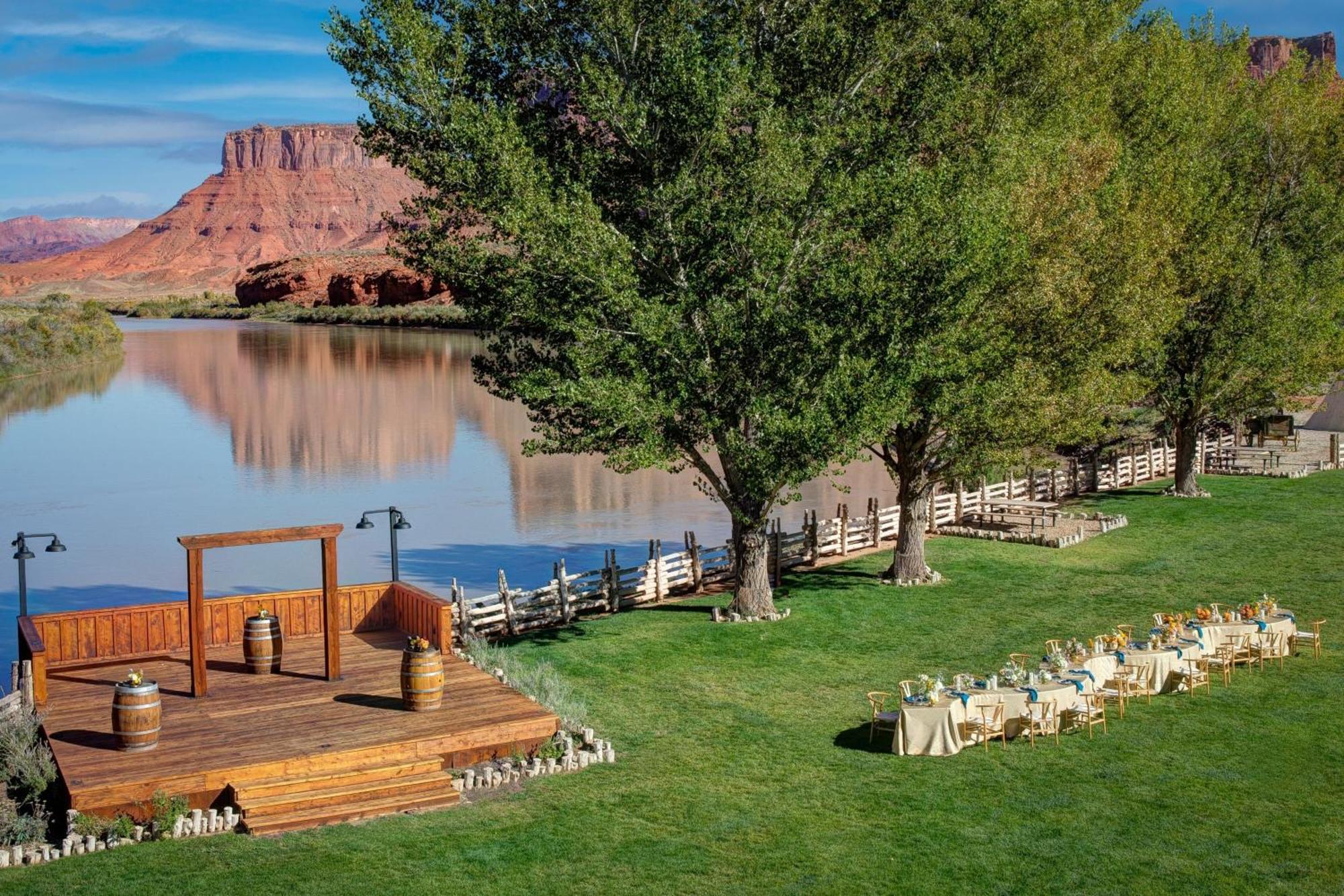 Red Cliffs Lodge Moab Exterior photo