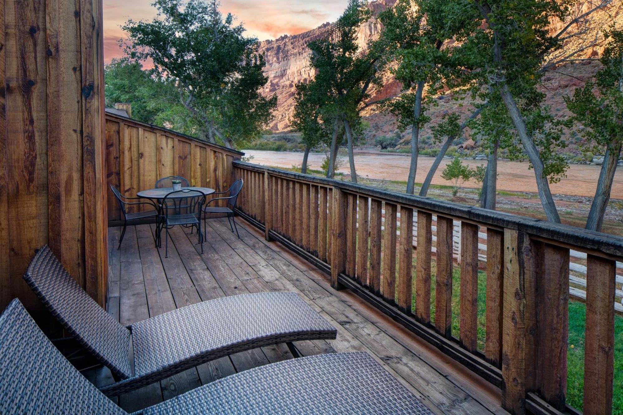 Red Cliffs Lodge Moab Exterior photo