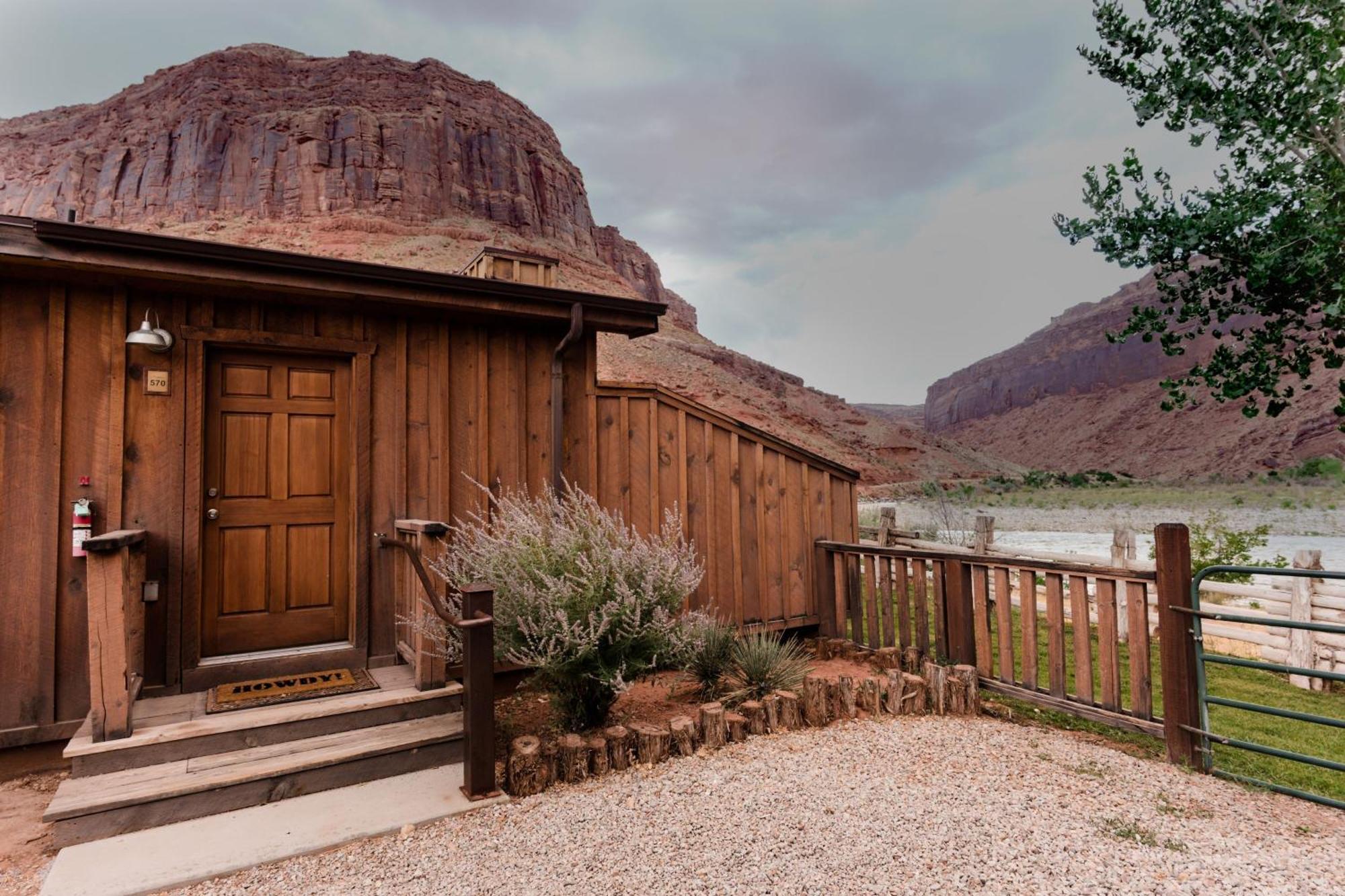 Red Cliffs Lodge Moab Exterior photo
