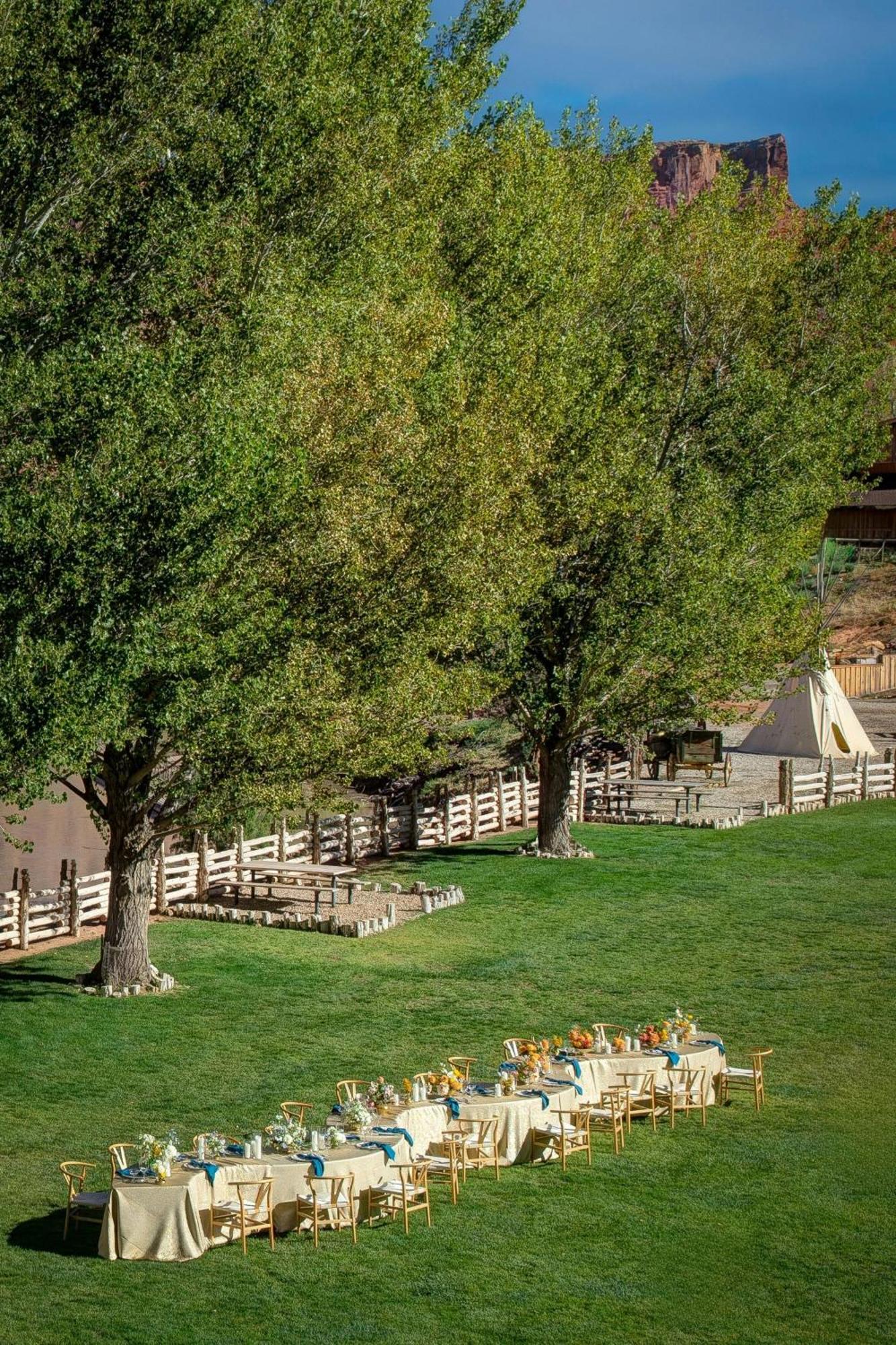 Red Cliffs Lodge Moab Exterior photo